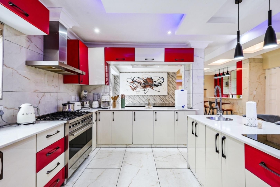 To Let 5 Bedroom Property for Rent in Willow Acres Gauteng