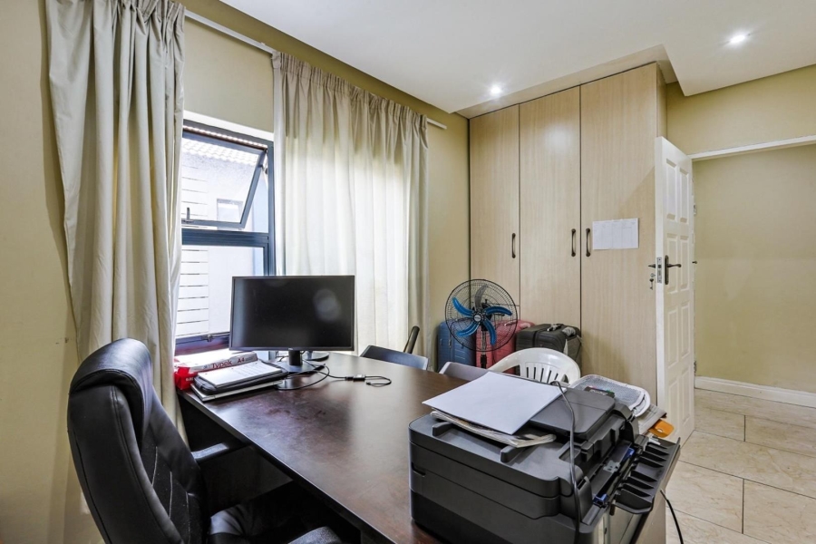 To Let 5 Bedroom Property for Rent in Willow Acres Gauteng