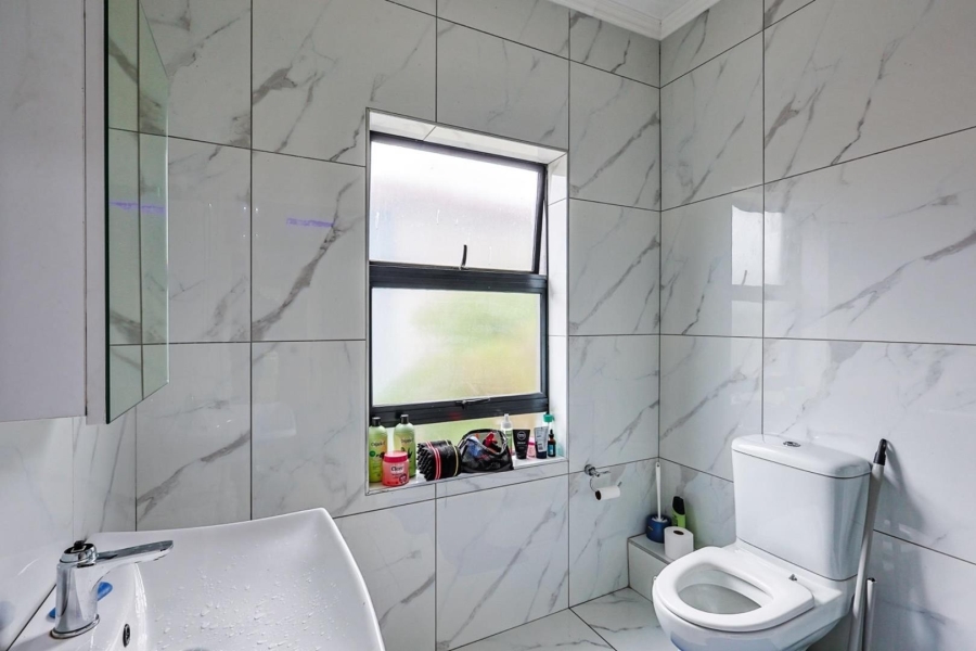 To Let 5 Bedroom Property for Rent in Willow Acres Gauteng