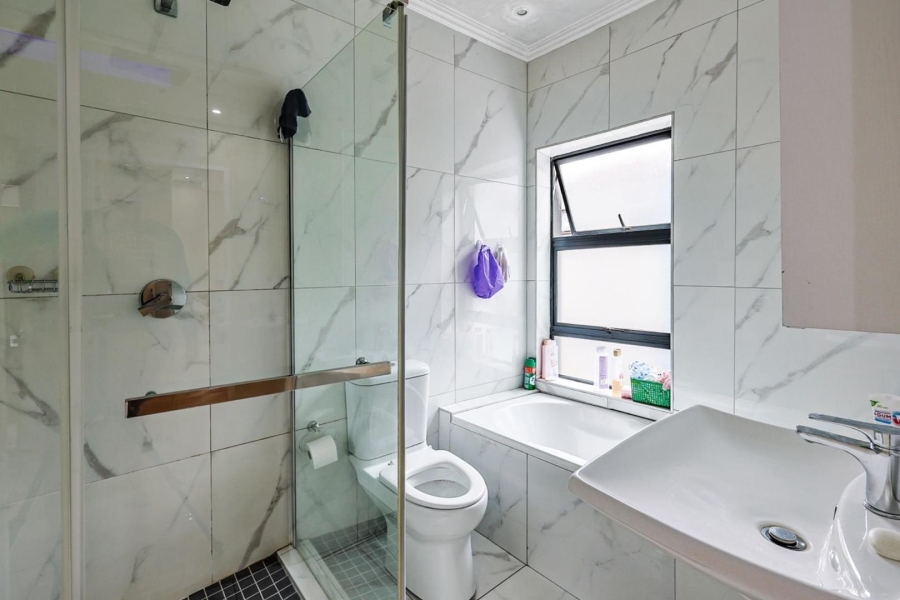 To Let 5 Bedroom Property for Rent in Willow Acres Gauteng