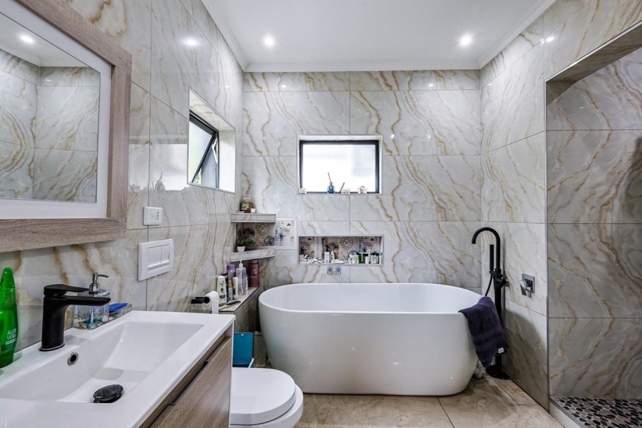 To Let 5 Bedroom Property for Rent in Willow Acres Gauteng