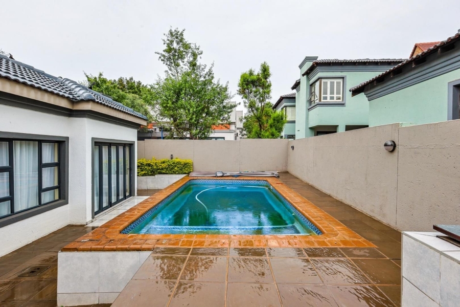 To Let 5 Bedroom Property for Rent in Willow Acres Gauteng