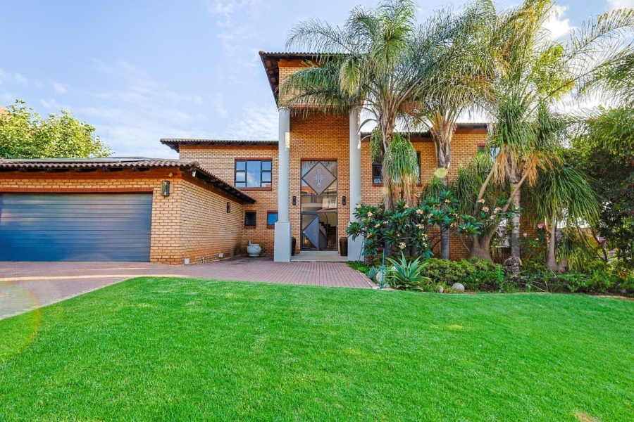 5 Bedroom Property for Sale in The Wilds Gauteng