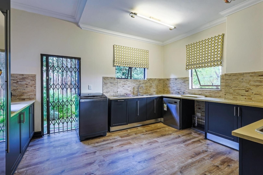 5 Bedroom Property for Sale in The Wilds Gauteng