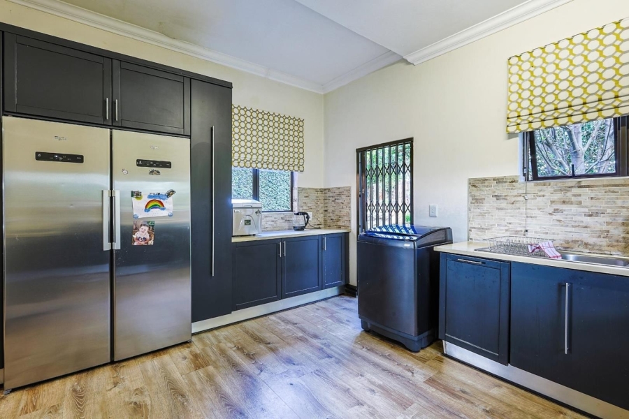 5 Bedroom Property for Sale in The Wilds Gauteng