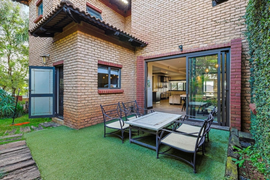 5 Bedroom Property for Sale in The Wilds Gauteng