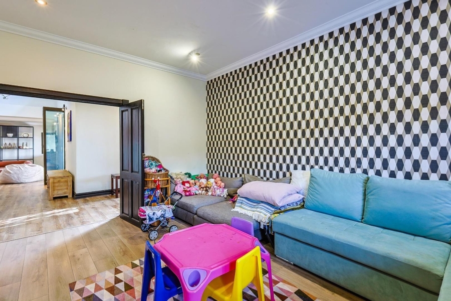 5 Bedroom Property for Sale in The Wilds Gauteng