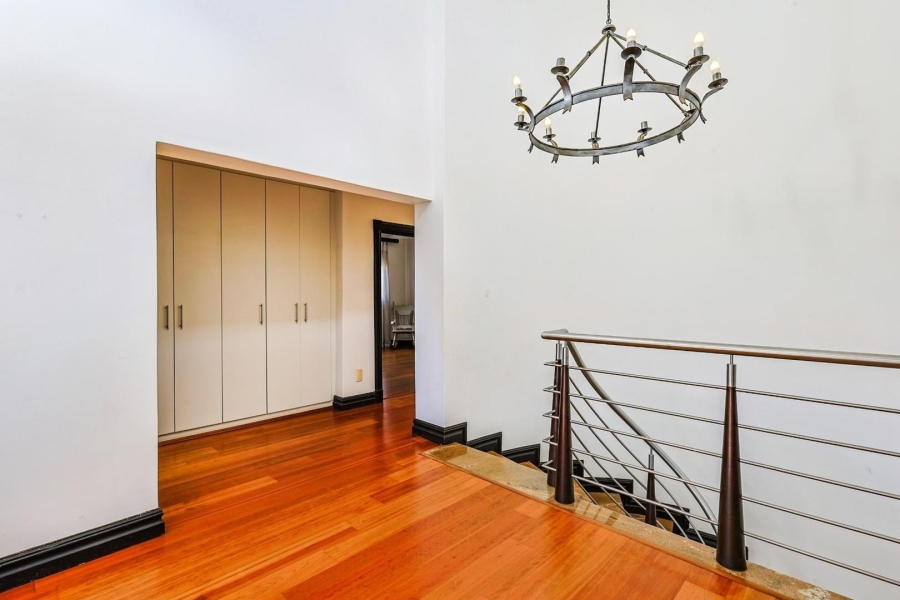 5 Bedroom Property for Sale in The Wilds Gauteng