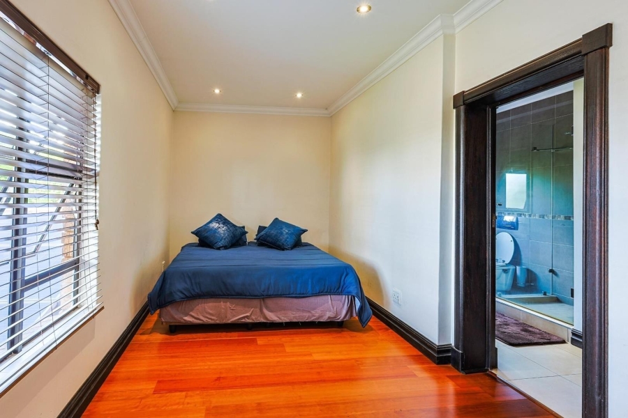 5 Bedroom Property for Sale in The Wilds Gauteng