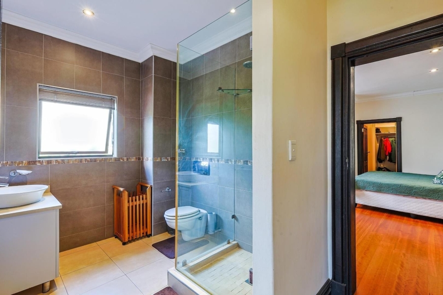 5 Bedroom Property for Sale in The Wilds Gauteng