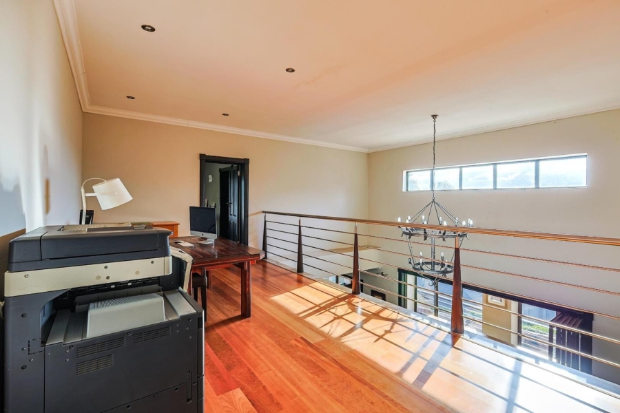 5 Bedroom Property for Sale in The Wilds Gauteng