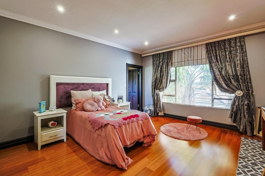 5 Bedroom Property for Sale in The Wilds Gauteng