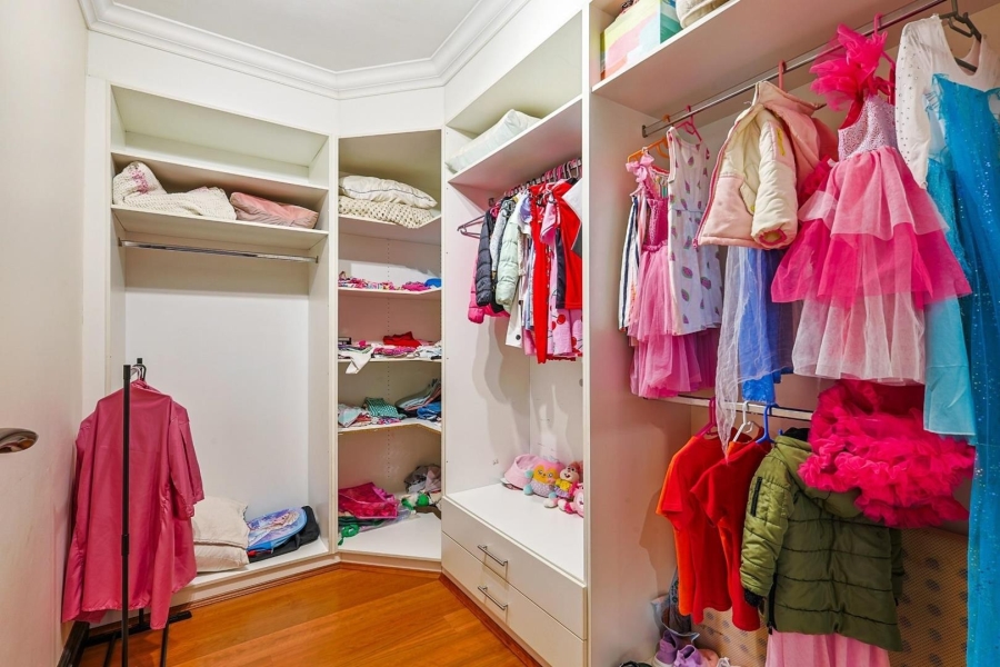 5 Bedroom Property for Sale in The Wilds Gauteng