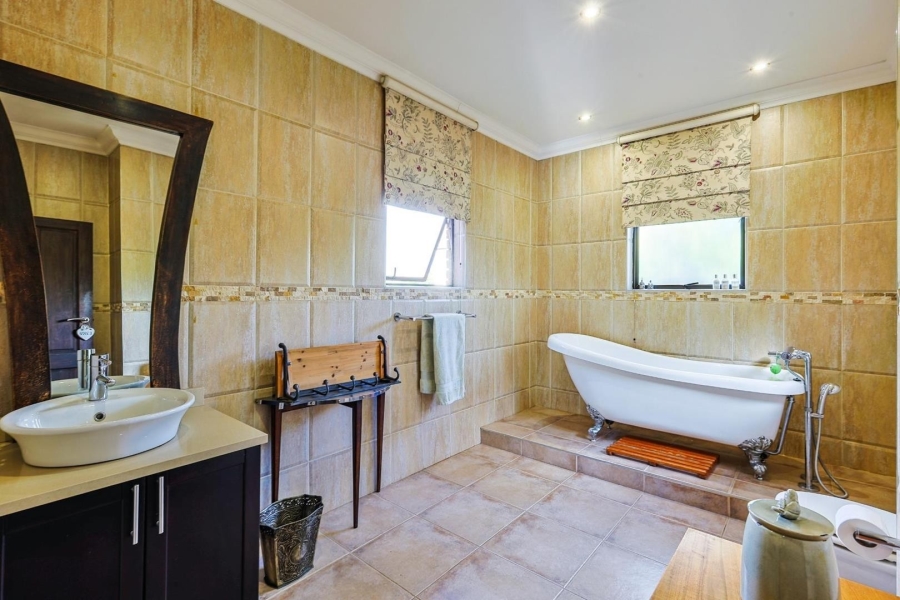 5 Bedroom Property for Sale in The Wilds Gauteng