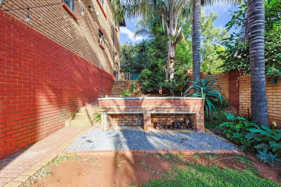 5 Bedroom Property for Sale in The Wilds Gauteng