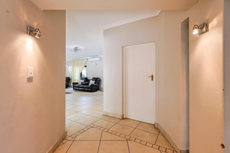 4 Bedroom Property for Sale in Willow Acres Gauteng