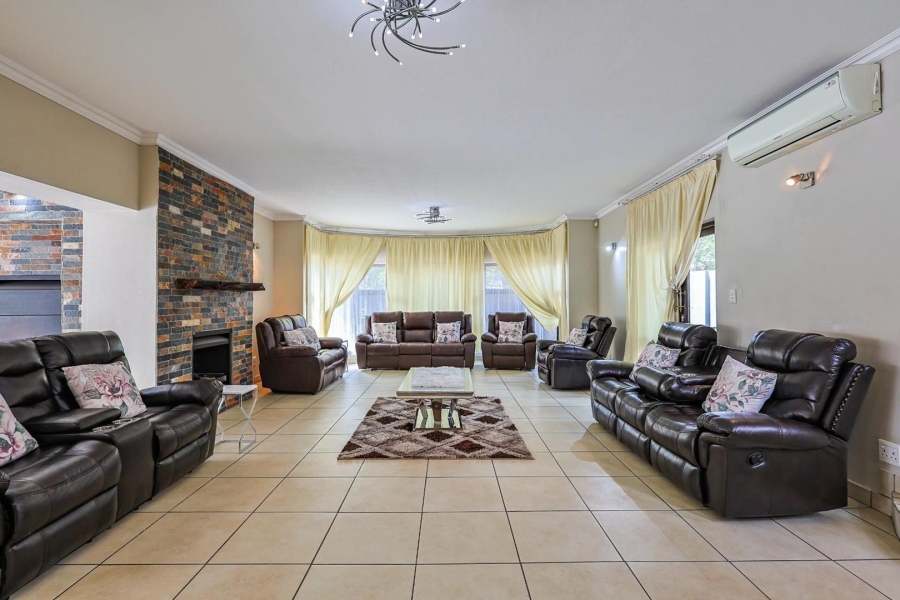 4 Bedroom Property for Sale in Willow Acres Gauteng