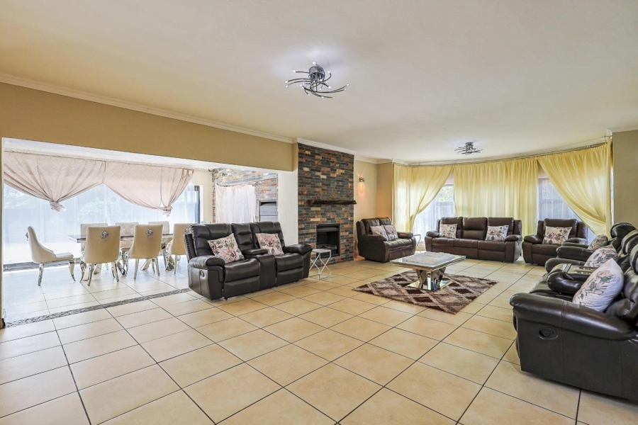 4 Bedroom Property for Sale in Willow Acres Gauteng