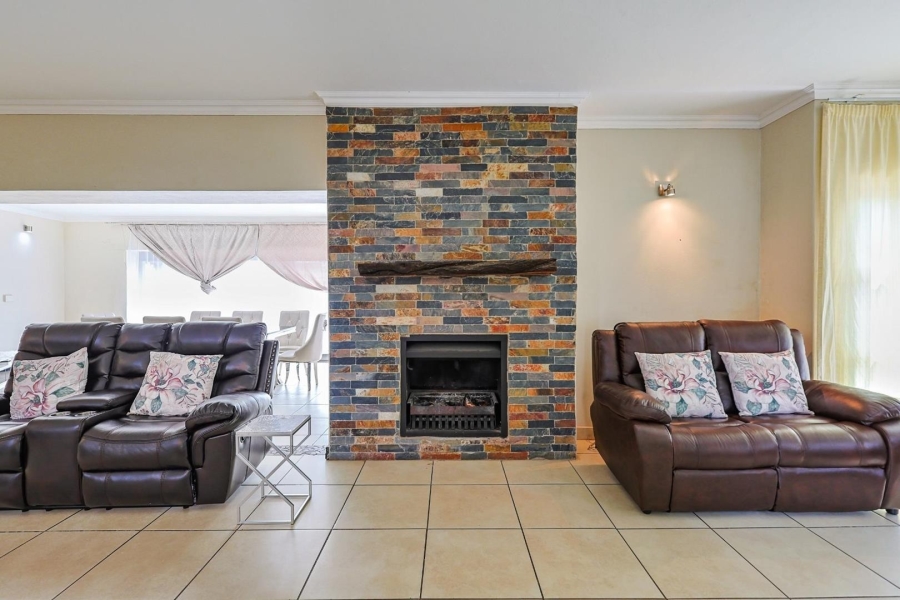 4 Bedroom Property for Sale in Willow Acres Gauteng