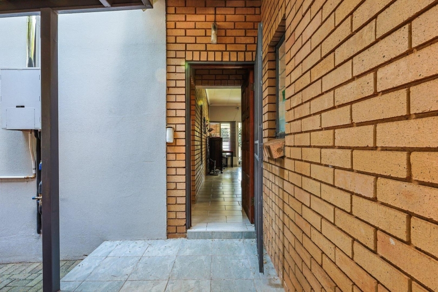 3 Bedroom Property for Sale in Garsfontein Gauteng