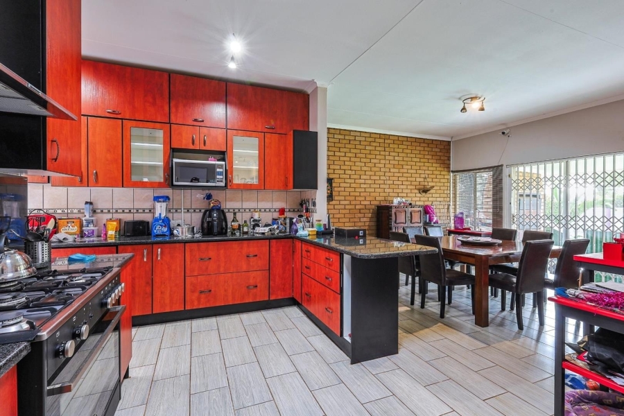 3 Bedroom Property for Sale in Garsfontein Gauteng