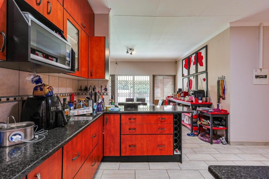 3 Bedroom Property for Sale in Garsfontein Gauteng