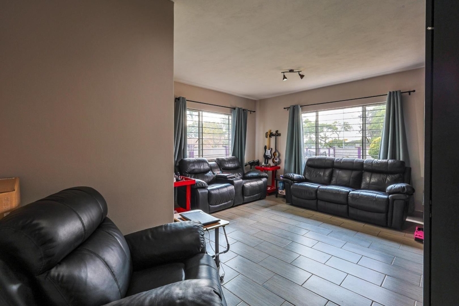 3 Bedroom Property for Sale in Garsfontein Gauteng