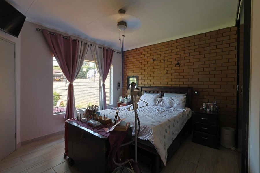 3 Bedroom Property for Sale in Garsfontein Gauteng