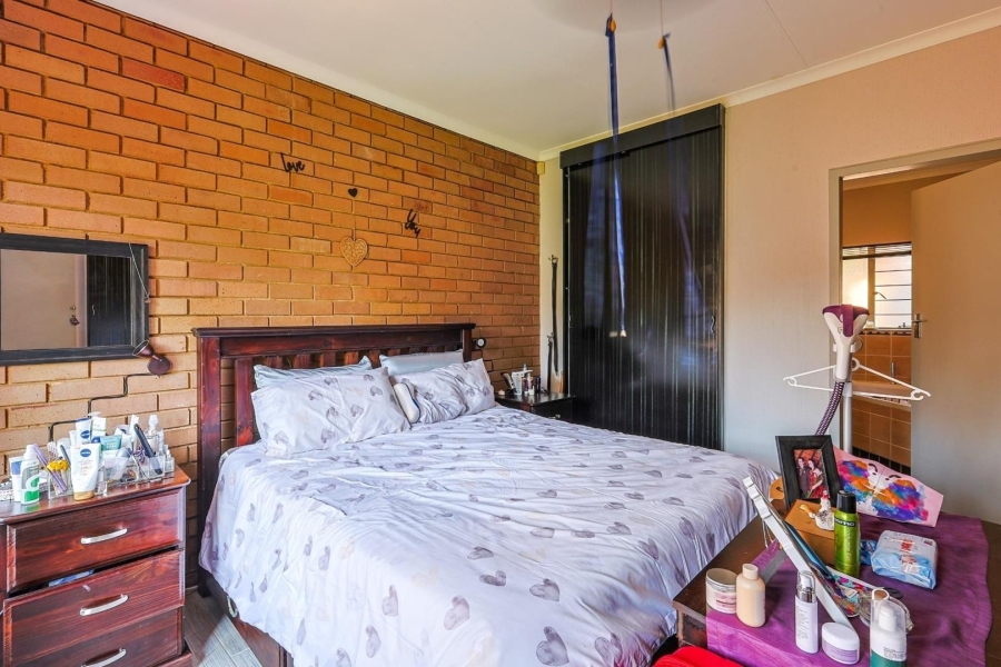 3 Bedroom Property for Sale in Garsfontein Gauteng