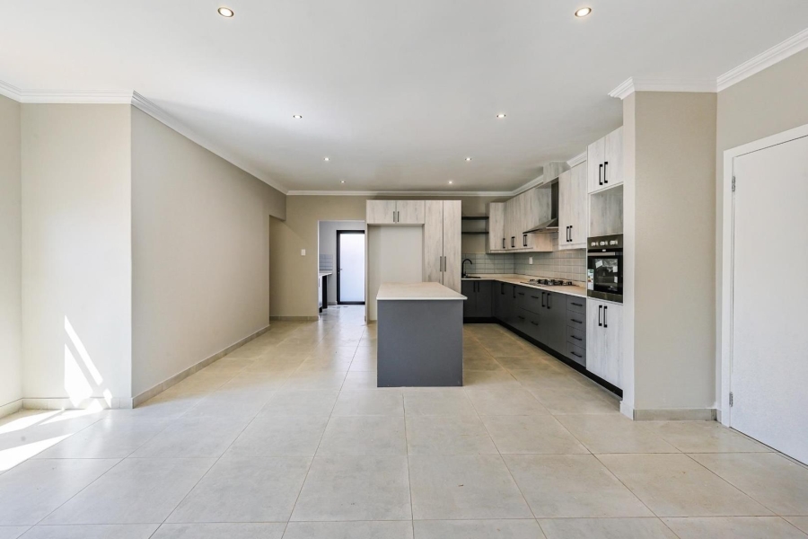 5 Bedroom Property for Sale in Silverwoods Country Estate Gauteng