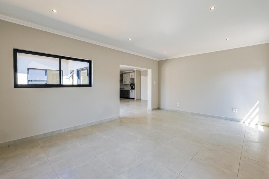 5 Bedroom Property for Sale in Silverwoods Country Estate Gauteng