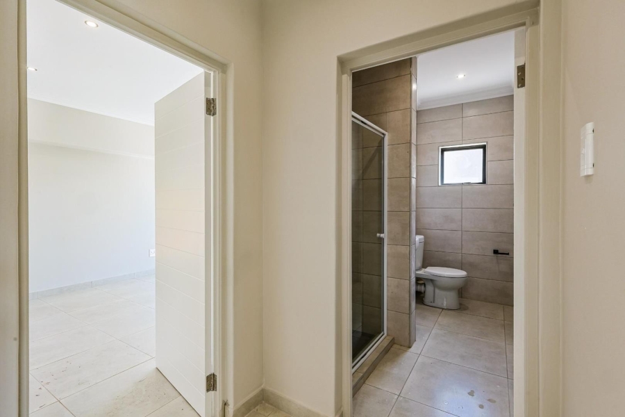 5 Bedroom Property for Sale in Silverwoods Country Estate Gauteng