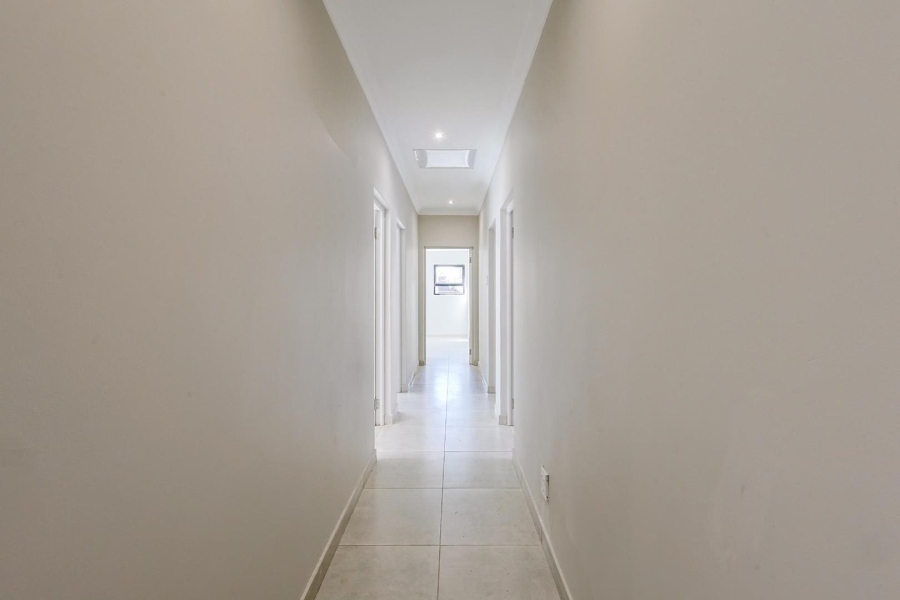 5 Bedroom Property for Sale in Silverwoods Country Estate Gauteng