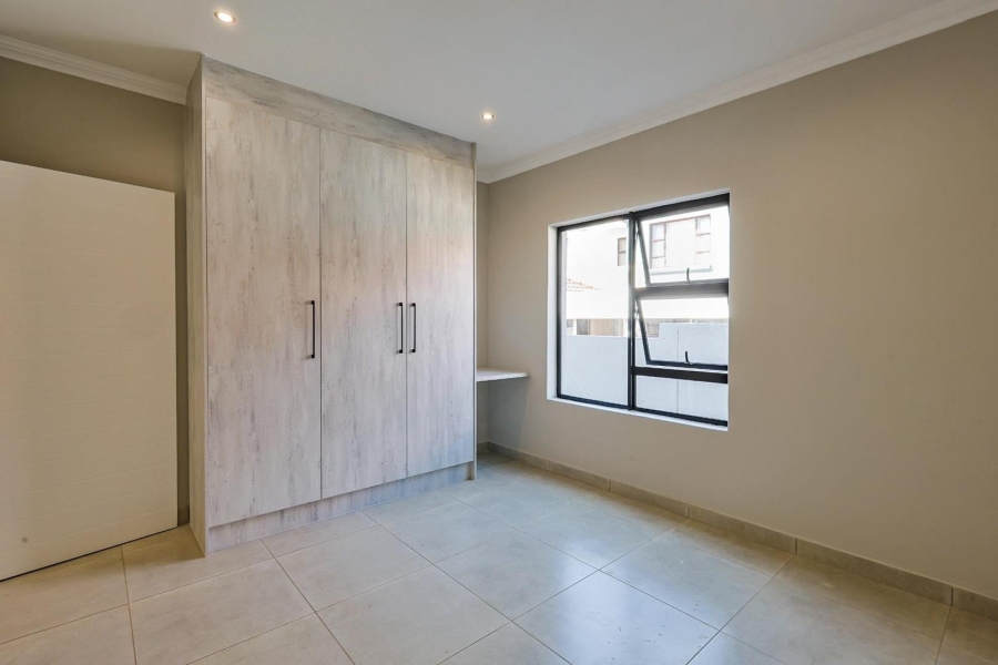 5 Bedroom Property for Sale in Silverwoods Country Estate Gauteng