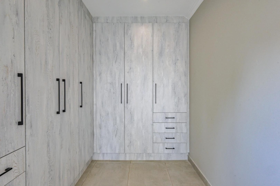 5 Bedroom Property for Sale in Silverwoods Country Estate Gauteng