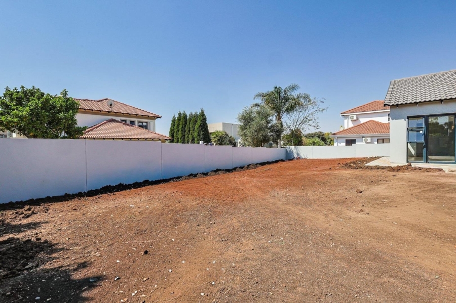 5 Bedroom Property for Sale in Silverwoods Country Estate Gauteng