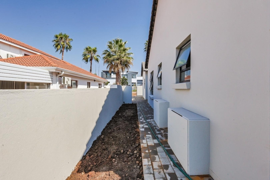 5 Bedroom Property for Sale in Silverwoods Country Estate Gauteng