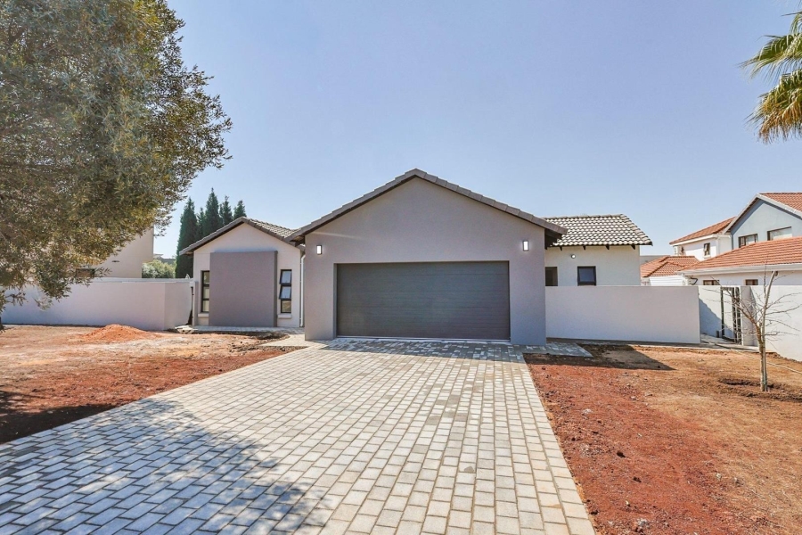5 Bedroom Property for Sale in Silverwoods Country Estate Gauteng