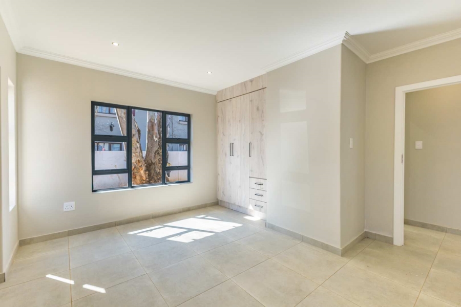 5 Bedroom Property for Sale in Silverwoods Country Estate Gauteng