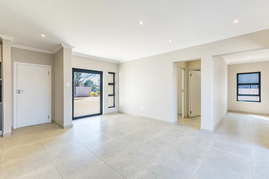 5 Bedroom Property for Sale in Silverwoods Country Estate Gauteng
