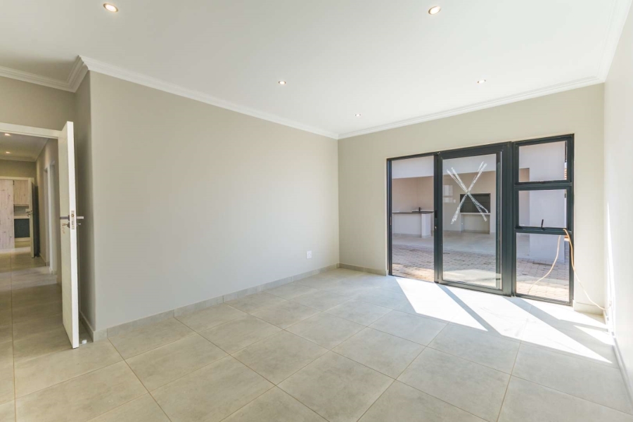 5 Bedroom Property for Sale in Silverwoods Country Estate Gauteng