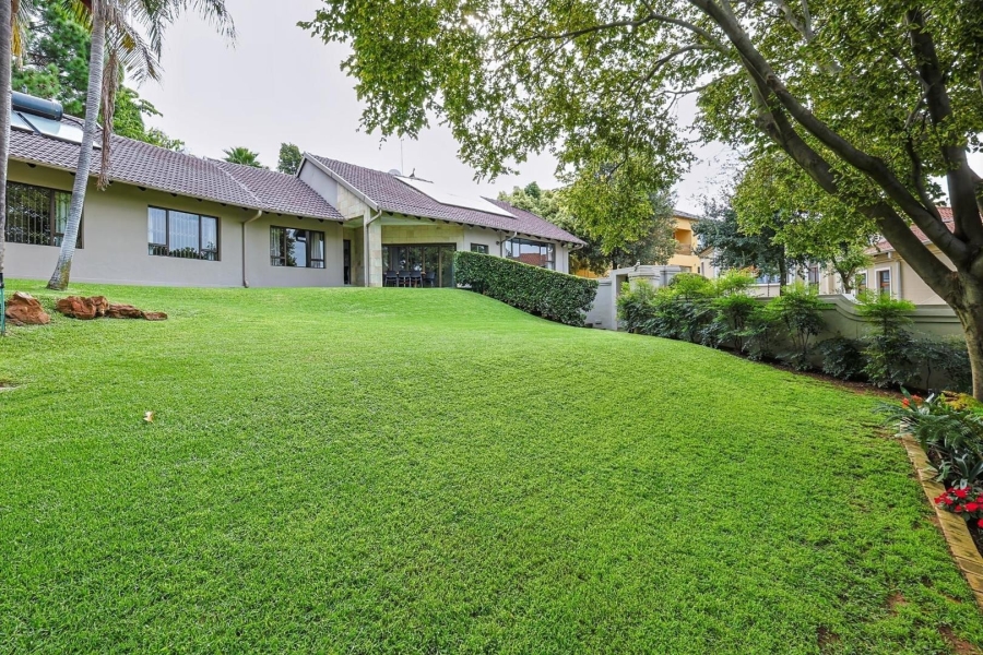 6 Bedroom Property for Sale in Waterkloof Gauteng