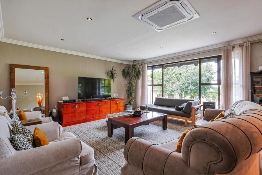 6 Bedroom Property for Sale in Waterkloof Gauteng