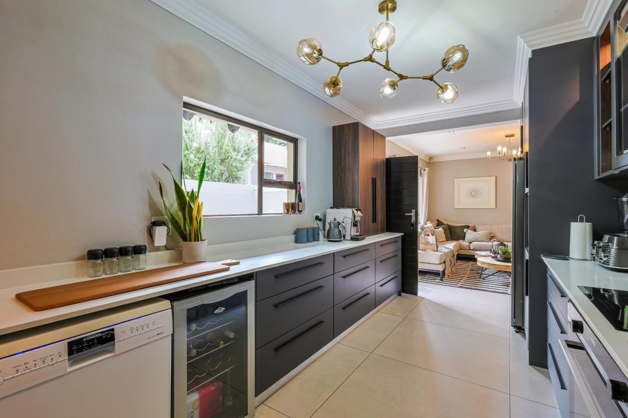 6 Bedroom Property for Sale in Waterkloof Gauteng