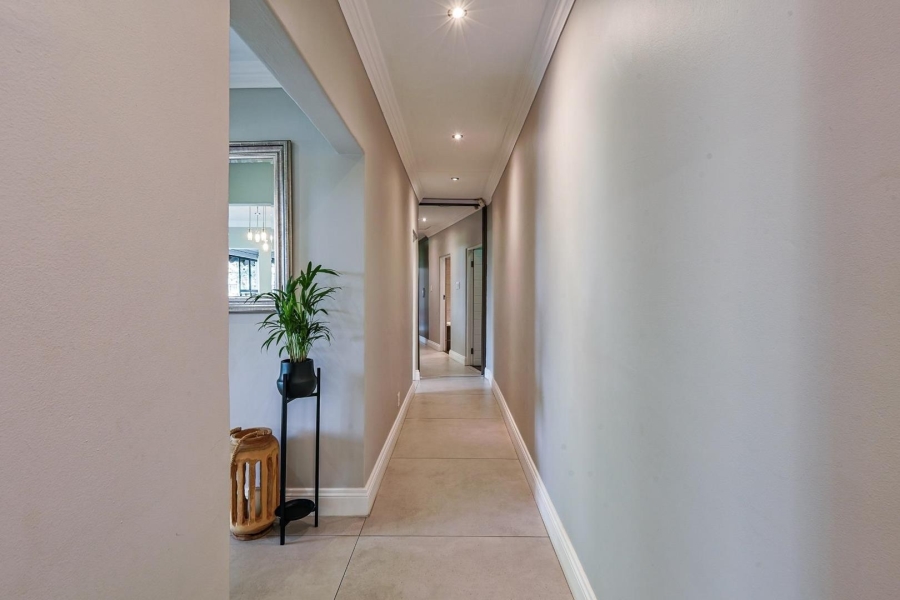 6 Bedroom Property for Sale in Waterkloof Gauteng