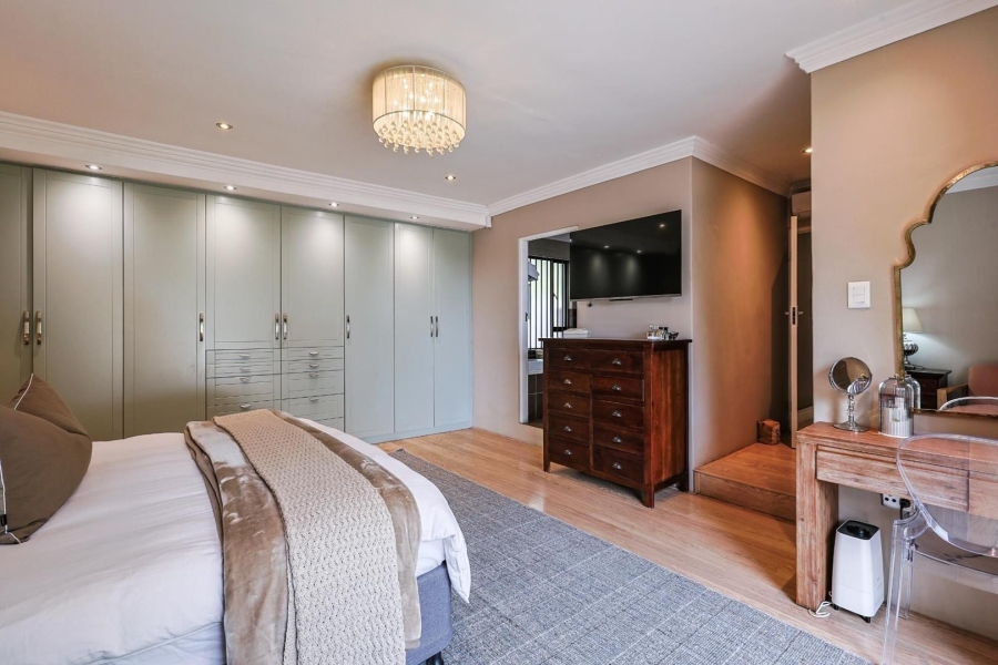 6 Bedroom Property for Sale in Waterkloof Gauteng