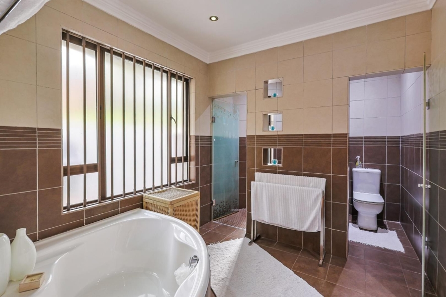 6 Bedroom Property for Sale in Waterkloof Gauteng