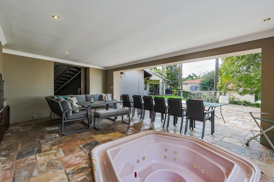6 Bedroom Property for Sale in Waterkloof Gauteng