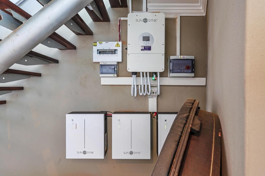 6 Bedroom Property for Sale in Waterkloof Gauteng