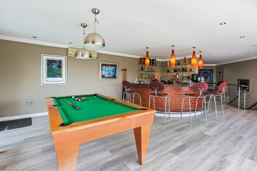 6 Bedroom Property for Sale in Waterkloof Gauteng